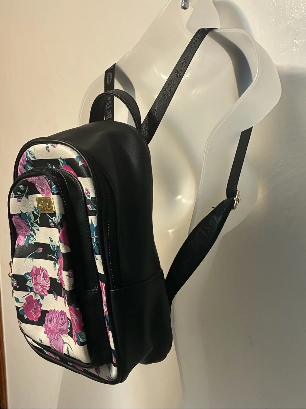 Luv Betsey super chic
